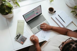 Como administrar uma empresa de produtos e acessórios como punch needle?