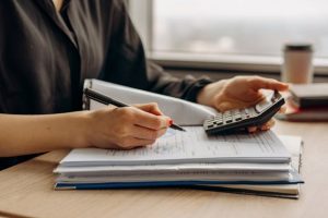 Como economizar no financiamento de máquinas encaixotadoras?
