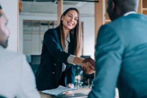 Veja como a comunicação institucional em 2026 será mais simples e direta, priorizando clareza, transparência e confiança.