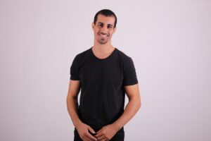 Como escolher o tamanho ideal de camisa masculina sem experimentar